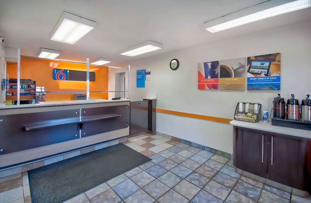 Motel 6-Warren, MI - Detroit East 2