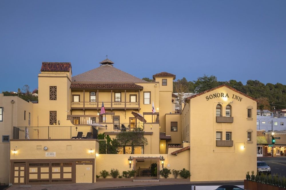 Historic Sonora Inn 1
