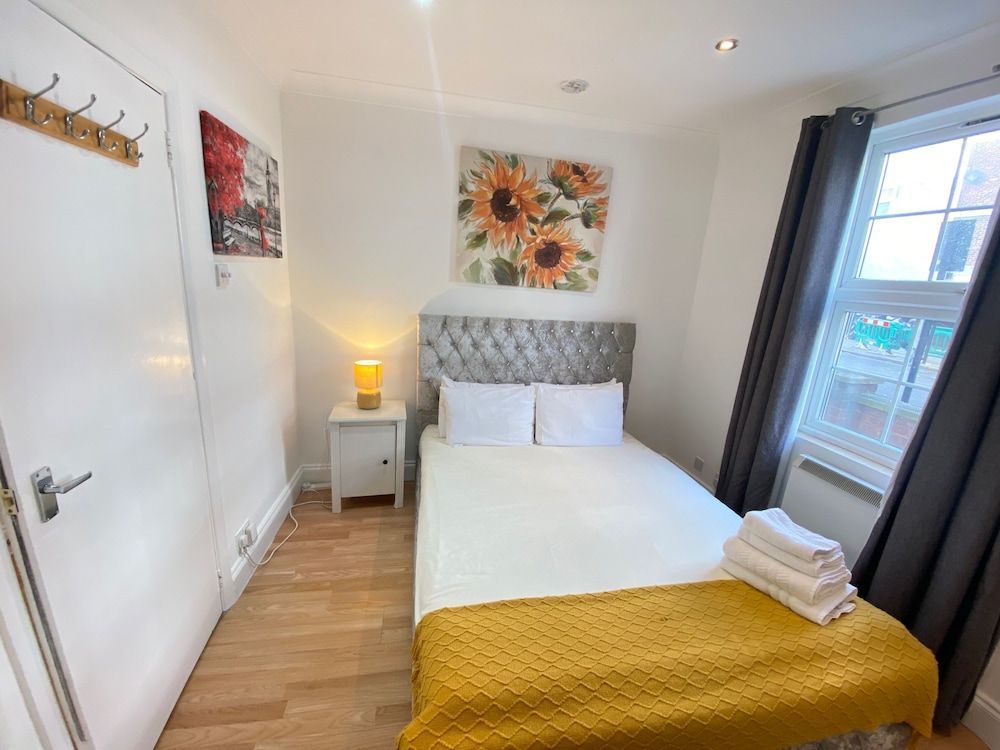 Impeccable 2-bed Apartment in Central London 1