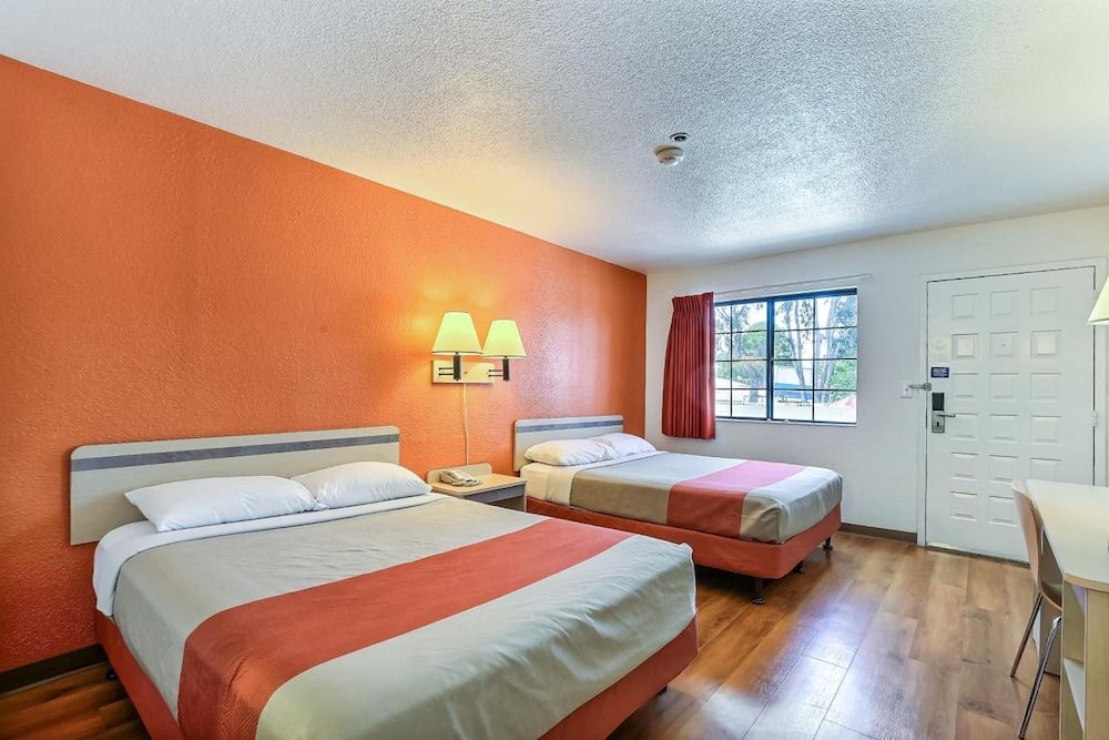 Super 8 by Wyndham Livermore 2