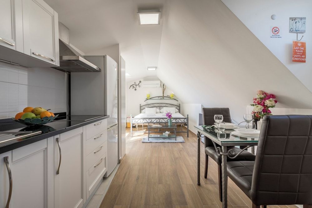 Apartments and Rooms Villa Erede 2
