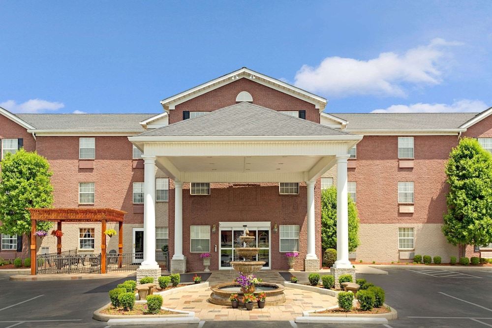 Hawthorn Extended Stay by Wyndham Cincinnati/Sharonville 1