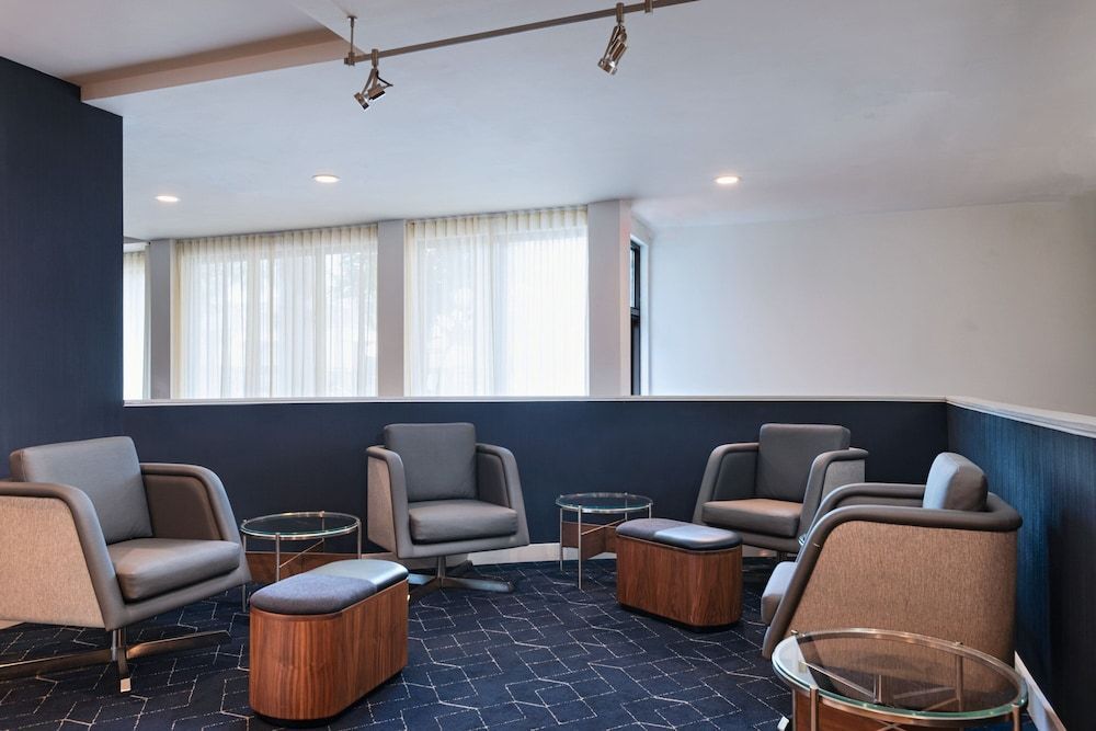 Courtyard by Marriott San Antonio Airport 2