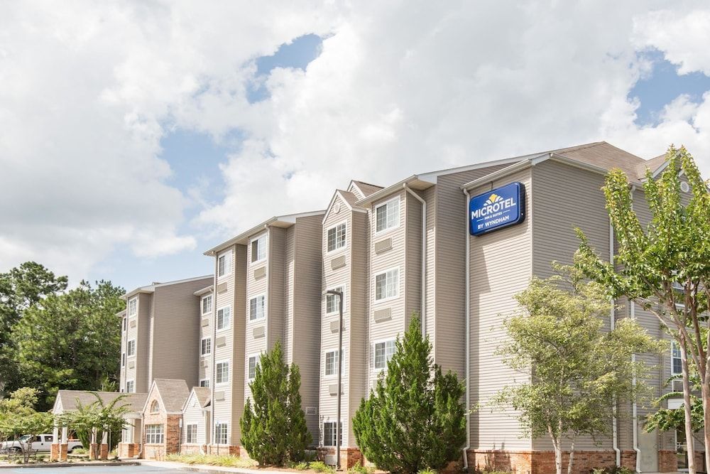 Microtel Inn & Suites by Wyndham Saraland 1
