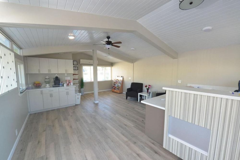 Regency Inn & Suites Sarasota 2