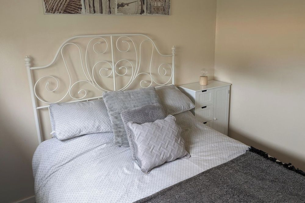 2 Bed Chalet - Sleeps 5 - Free Parking - Tv 1