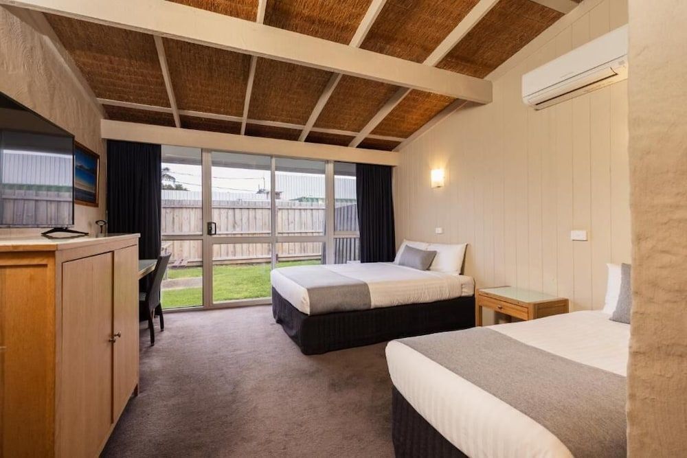 Torquay Hotel/Motel 2