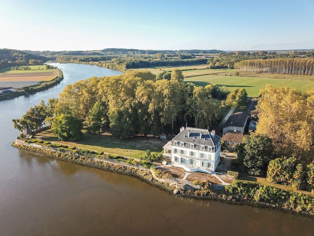 Chateau du Bec du Gave 1