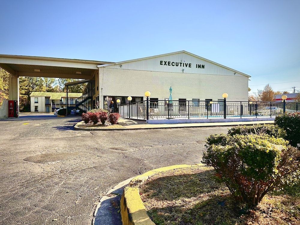 Executive Inn Chester 1