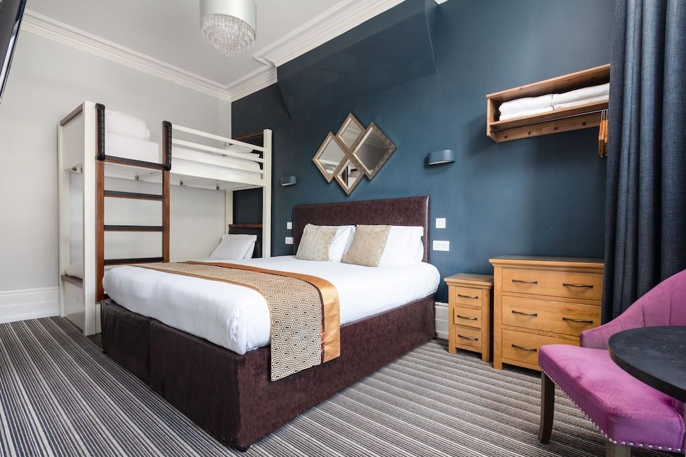 Applewood Hotel 2