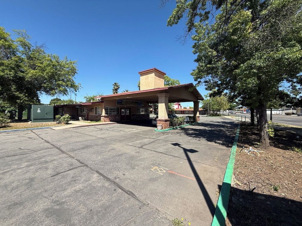 Oroville Value Suites 1