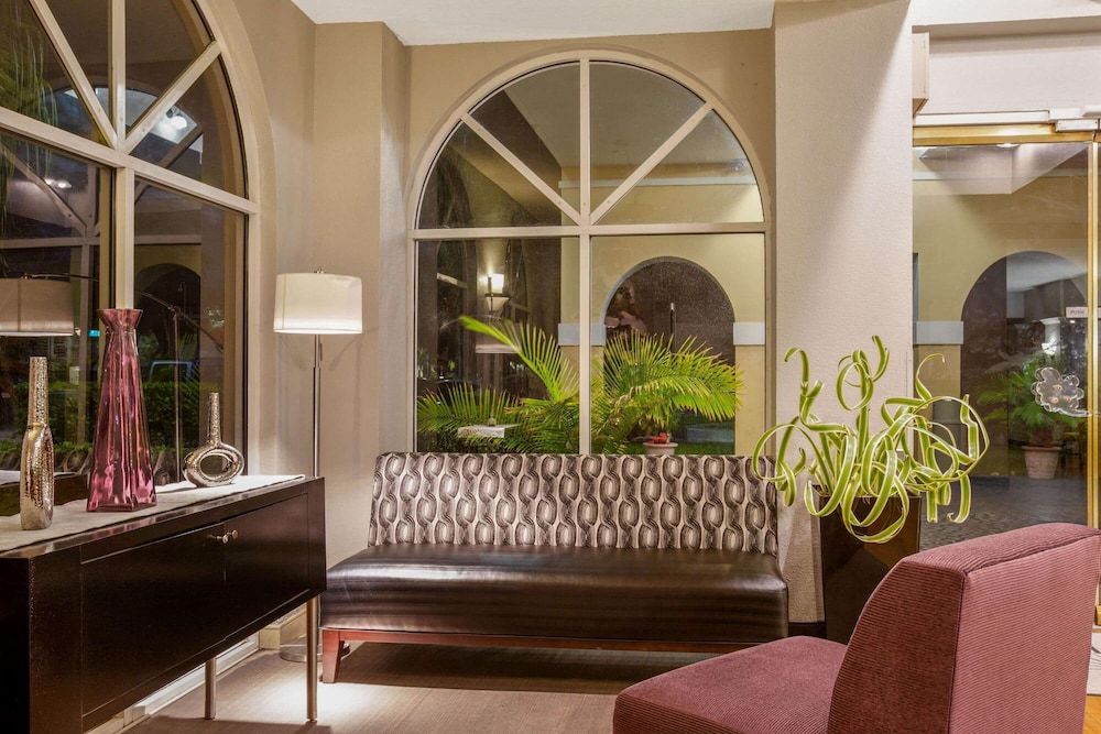 La Quinta by Wyndham Miami Lakes 2