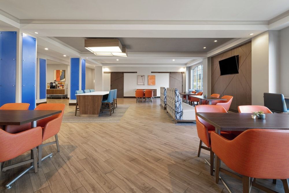 Holiday Inn Express & Suites AIKEN by IHG 2