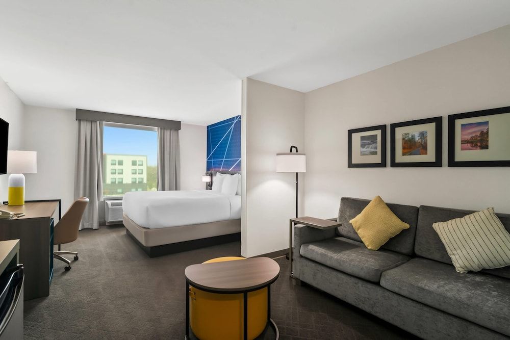 Comfort Suites Bentonville - Rogers 1