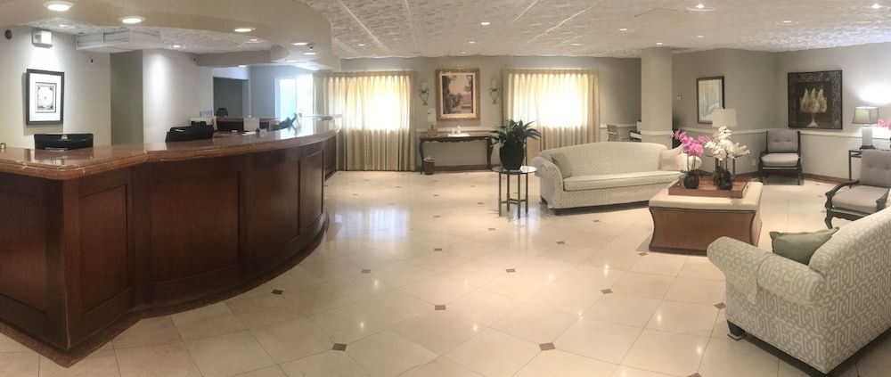 Hollywood Hotel 2