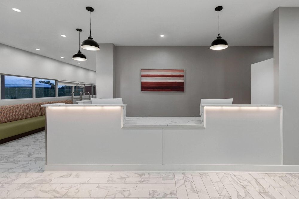 Ramada By Wyndham Kenner/New Orleans Airport South 2