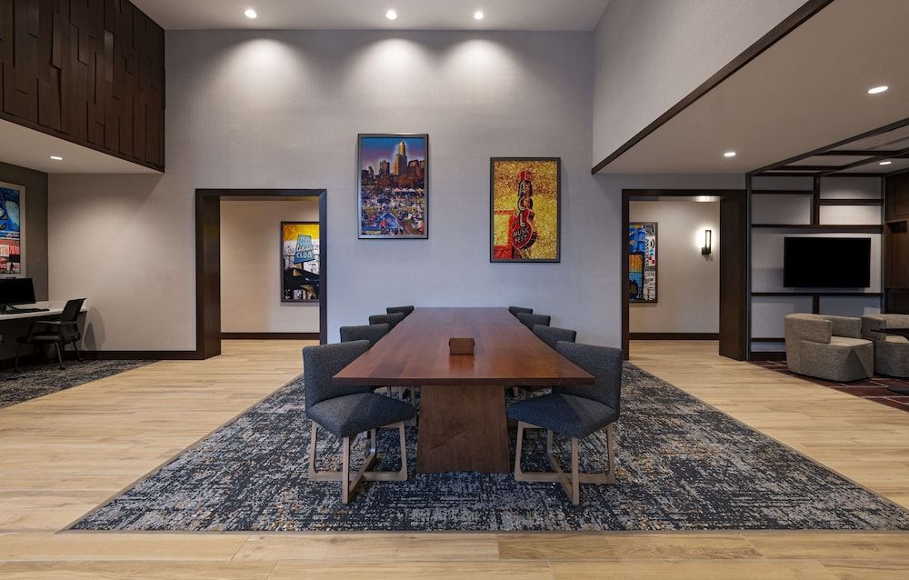 Hyatt Place Austin Lake Travis/Four Points 2