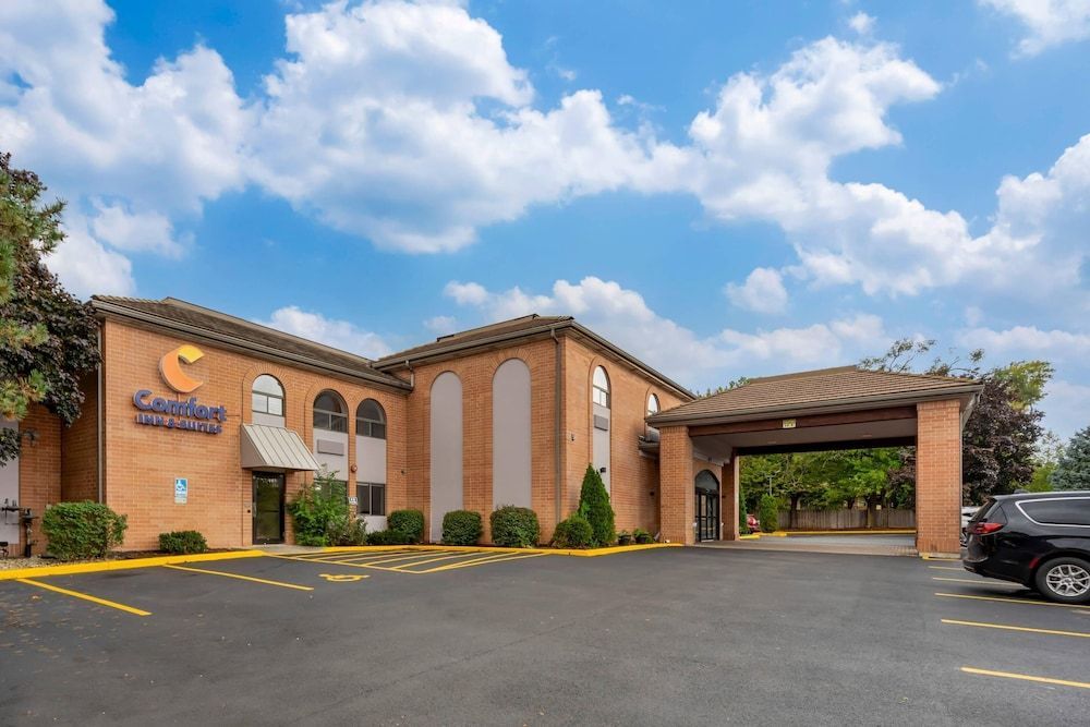 Comfort Inn & Suites Mundelein-Vernon Hills 1