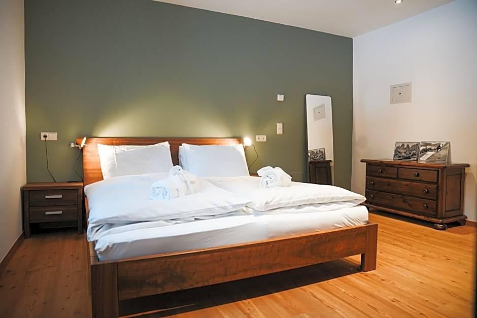 Hotel Dolomitenhof & Chalet Alte Post 1