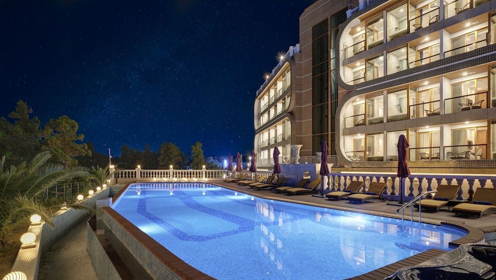 GoldOne Hotel & Suites 1