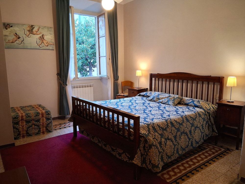 Hotel Tourist House 1