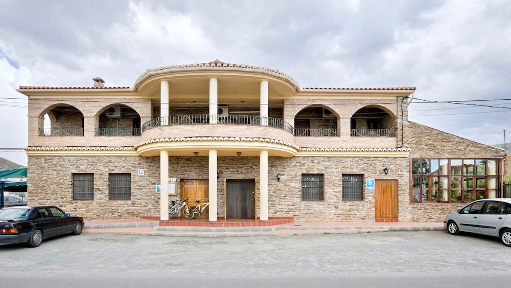 LABELLA - Hostal Rural Restaurante 1