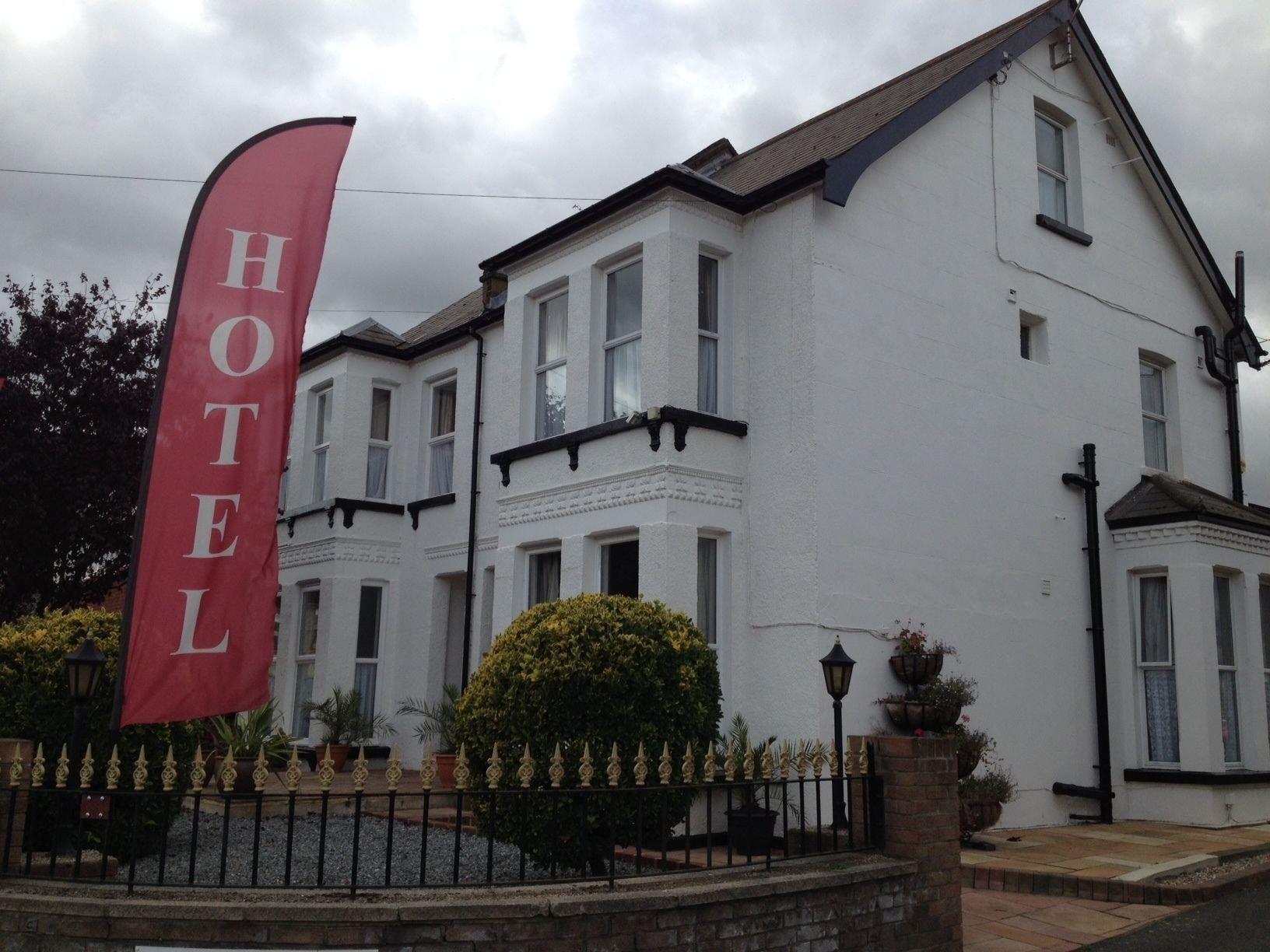 The Granby Hotel - Free Parking, Breakfast & Restaurant 1