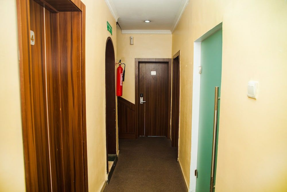 CribVille Hotel & Suites 2