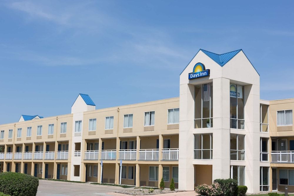 Days Inn by Wyndham West Des Moines - Clive 1