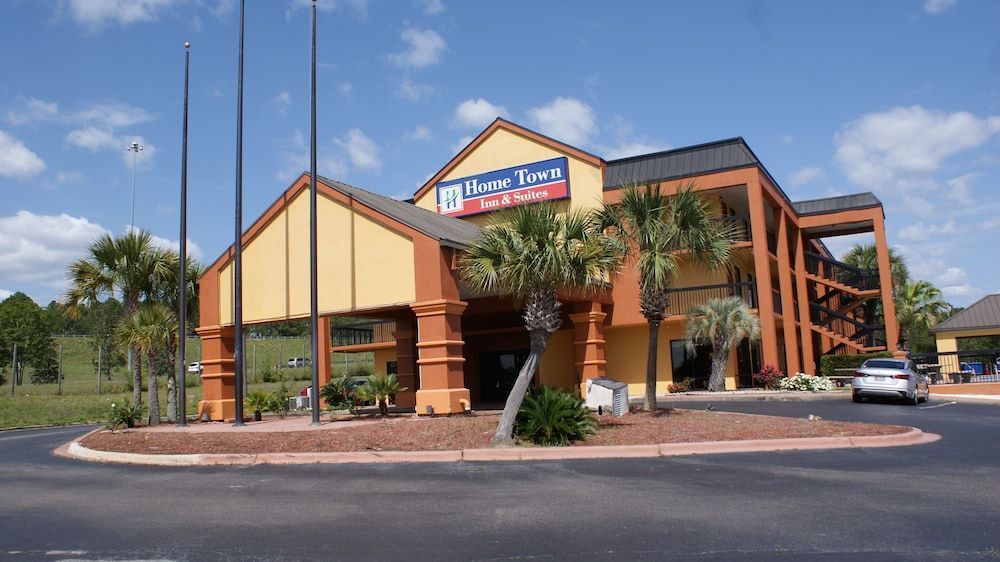 Home Town Inn & Suites 1