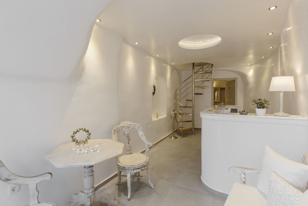 Oia Mare Villas 2
