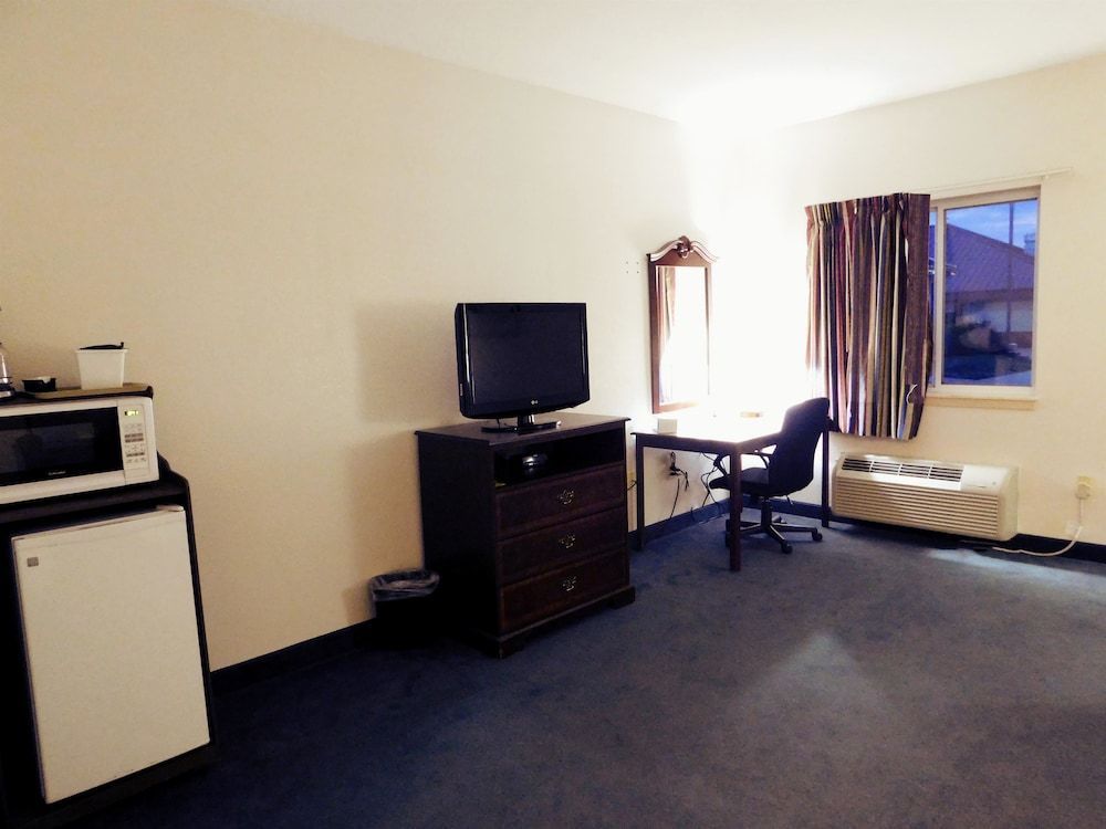 Americas Best Value Inn-Fredonia 2