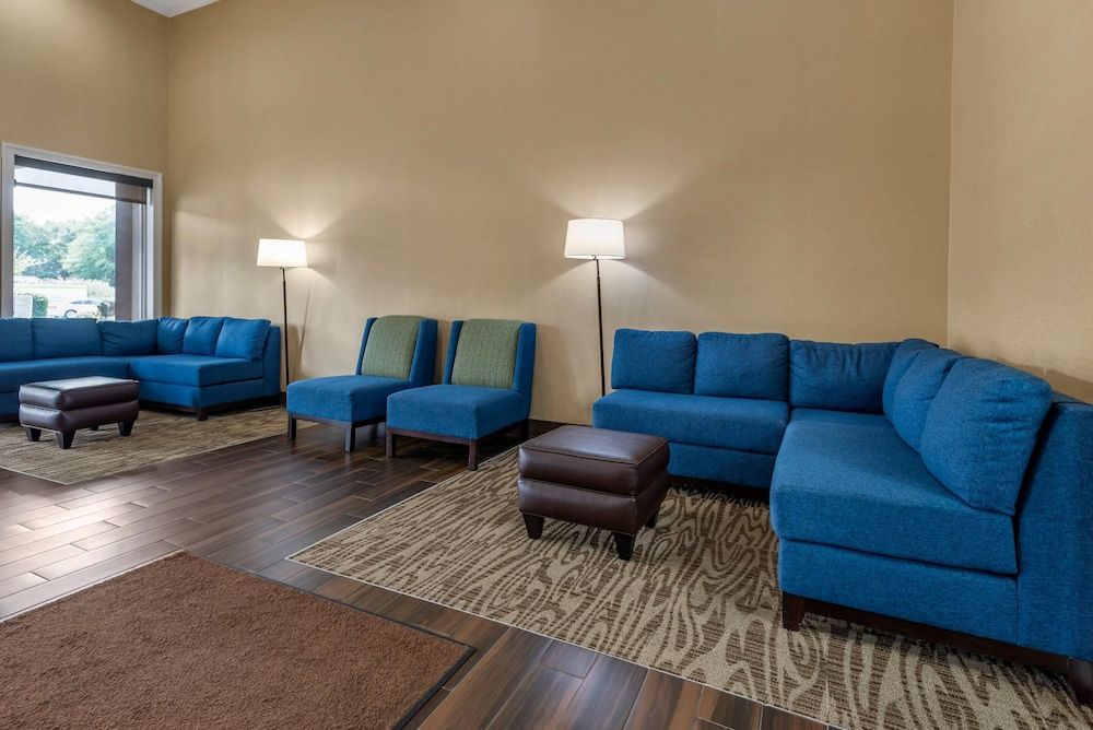 Comfort Inn & Suites Glen Mills - West Chester 2