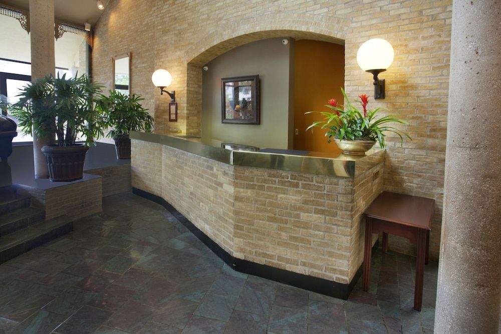 The Crockett Hotel 2