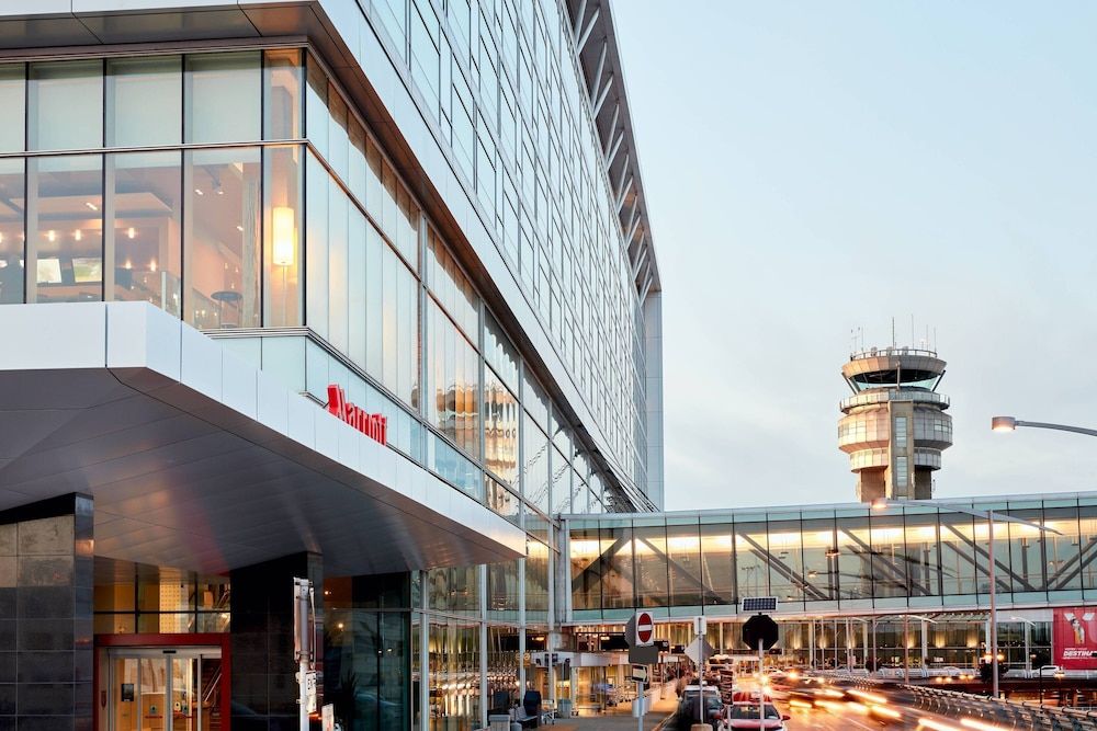 Marriott Montreal Airport In-Terminal Hotel 1