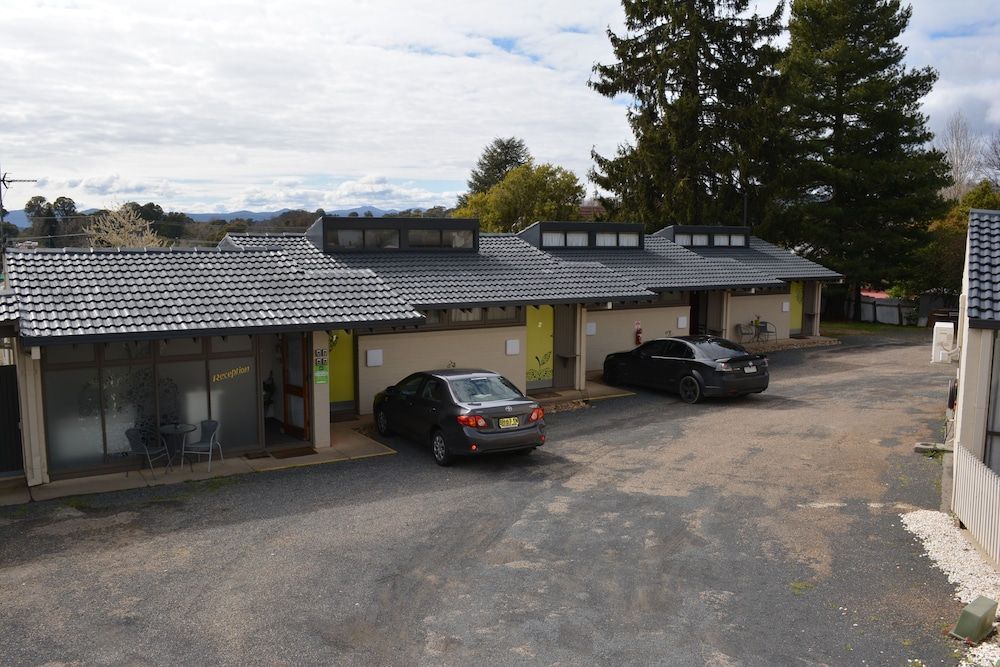 The Apple Inn 1