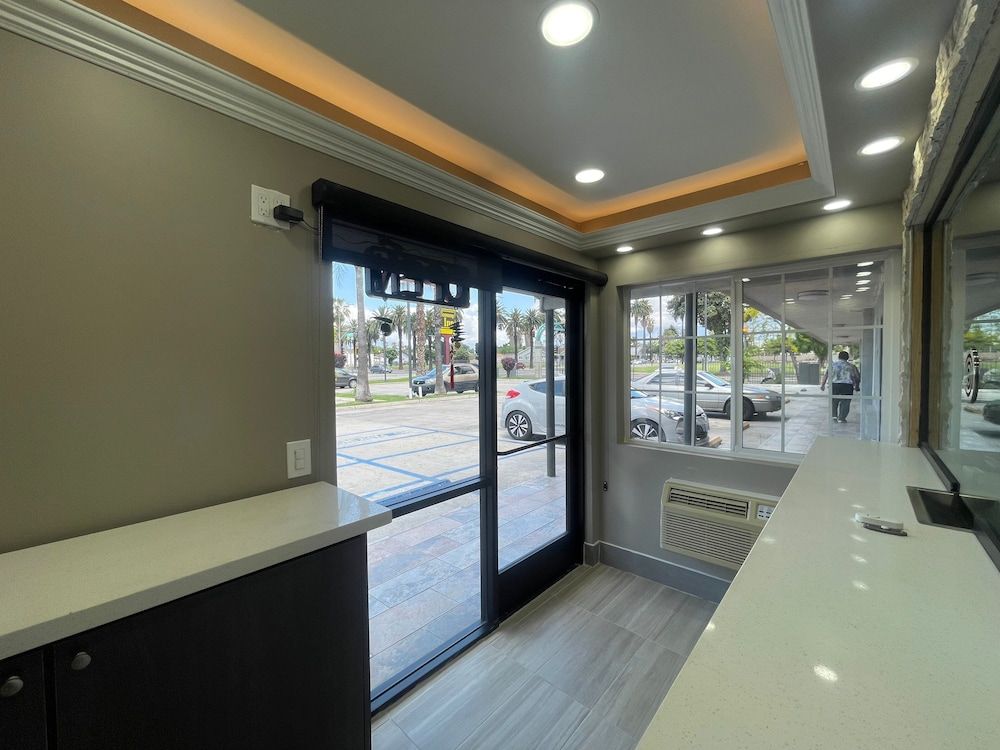 SimpleStay Suites - San Bernardino 2