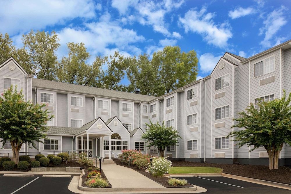 Microtel Inn & Suites by Wyndham Atlanta Buckhead Area 1