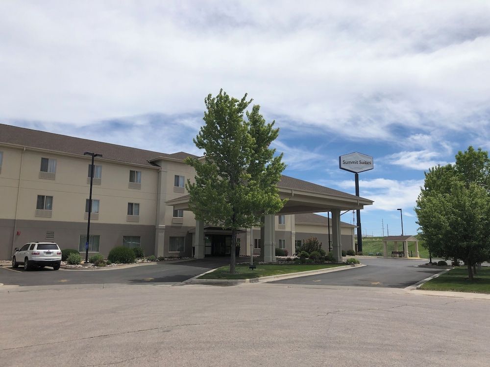 Summit Suites 1