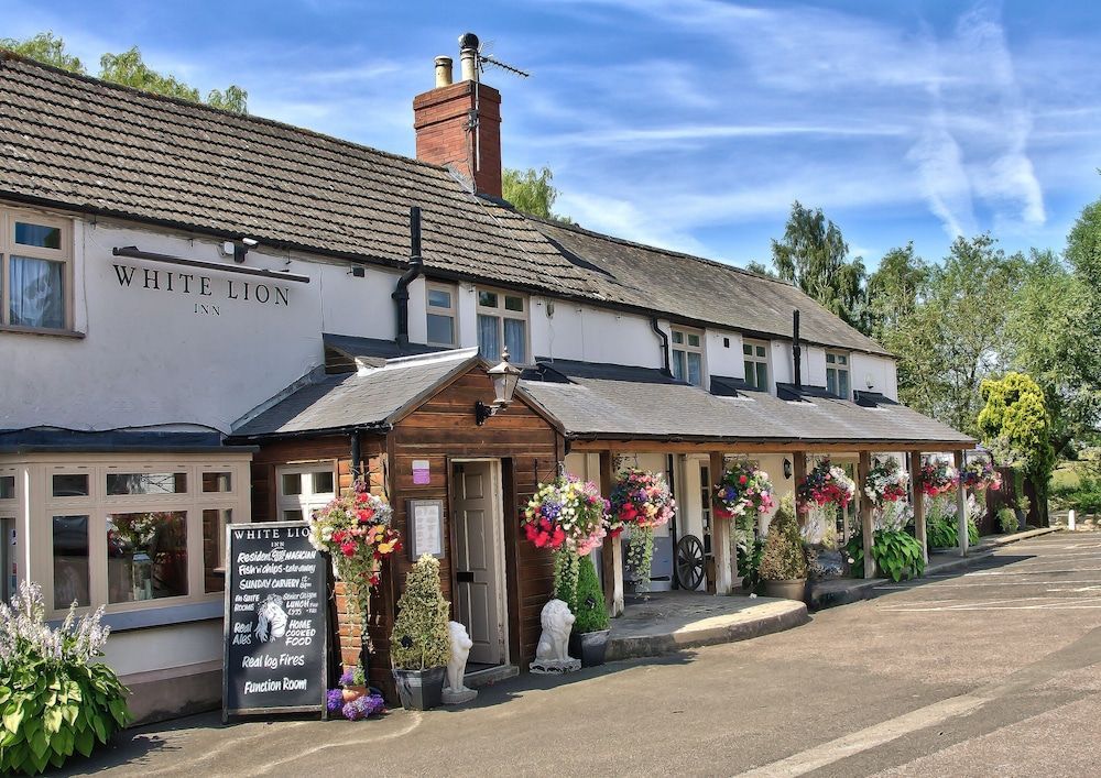 The White Lion Inn 1