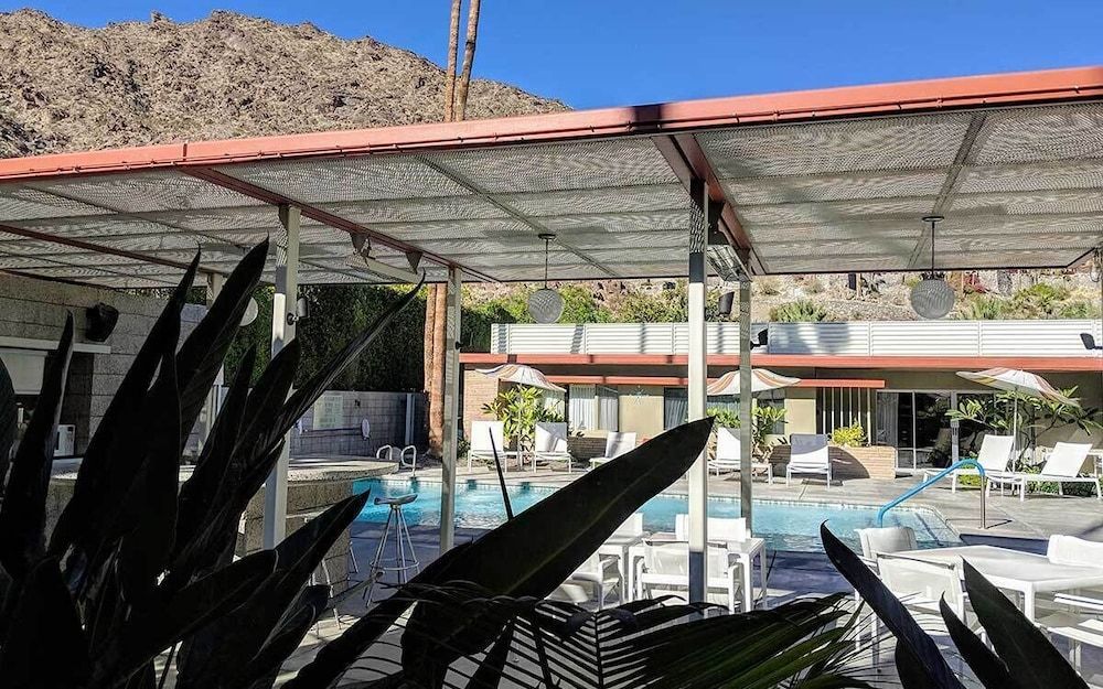 Orbit In - 21 and Over - A Town & Desert Boutique Hotel 1