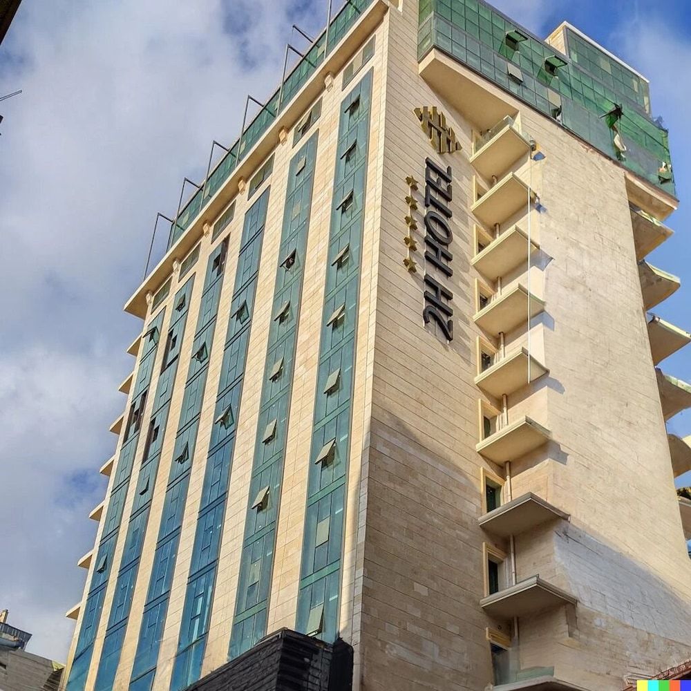 2H Hotel 1