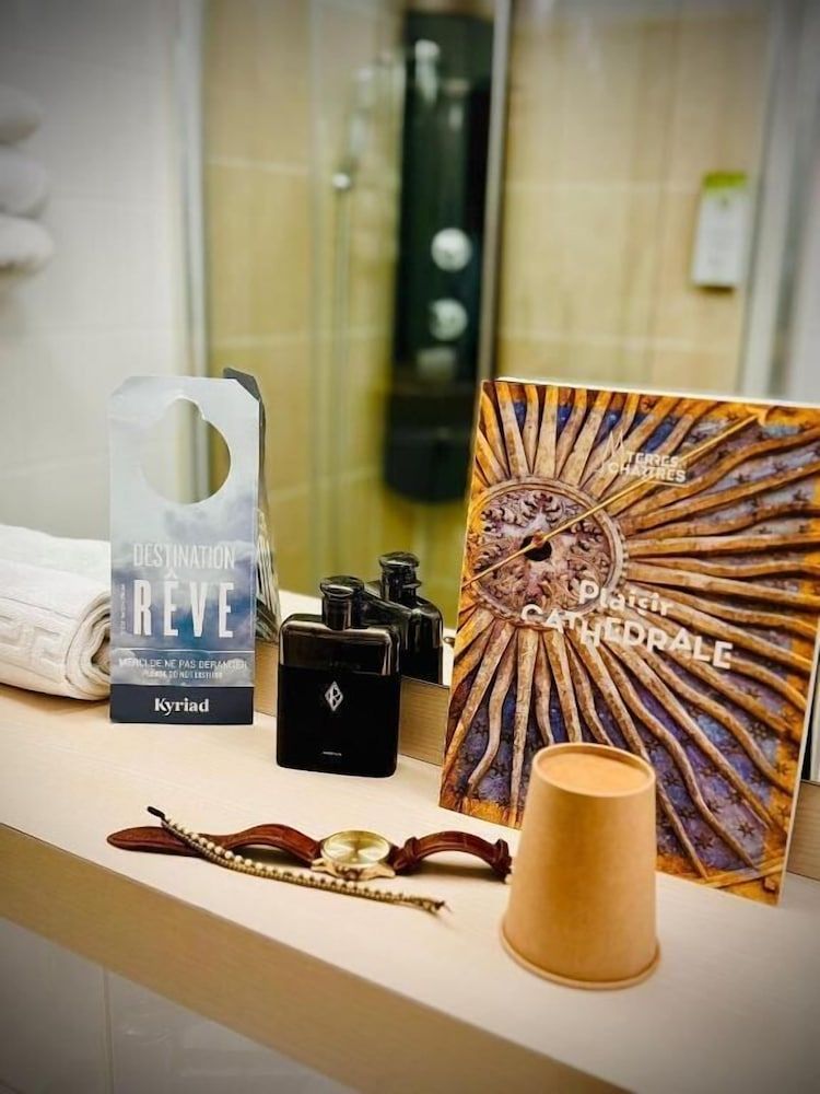 Mercure Chartres Est 2