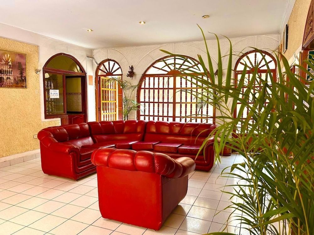 Hotel Yañez Inn 2
