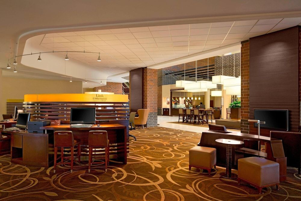 Sheraton Indianapolis Hotel at Keystone Crossing 2