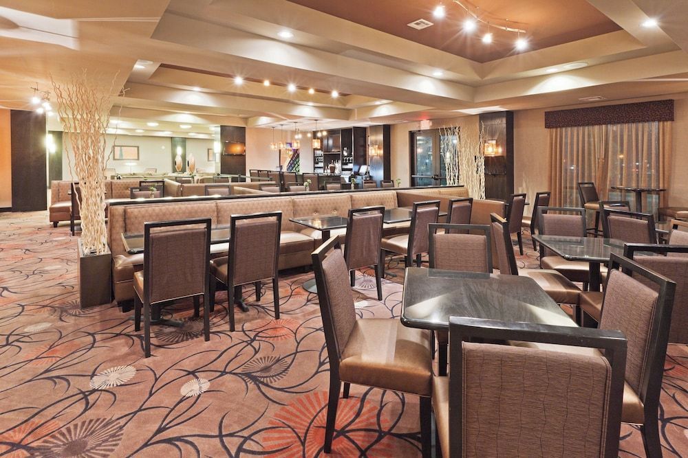 Holiday Inn & Suites TULSA SOUTH by IHG 1