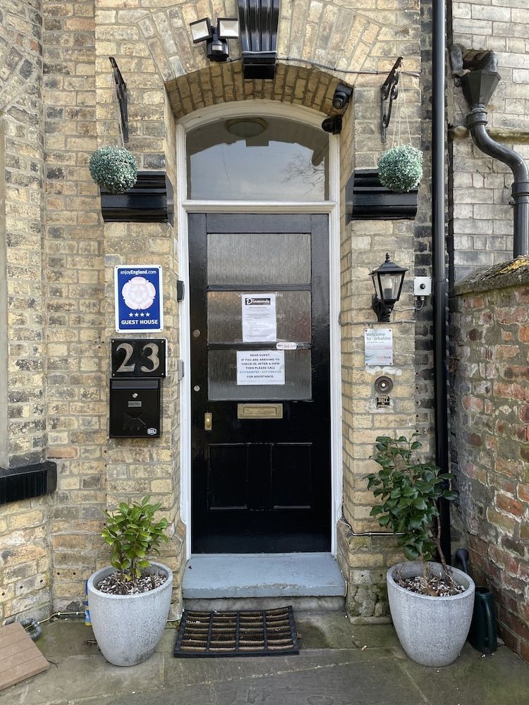 Diamonds Lodge 1