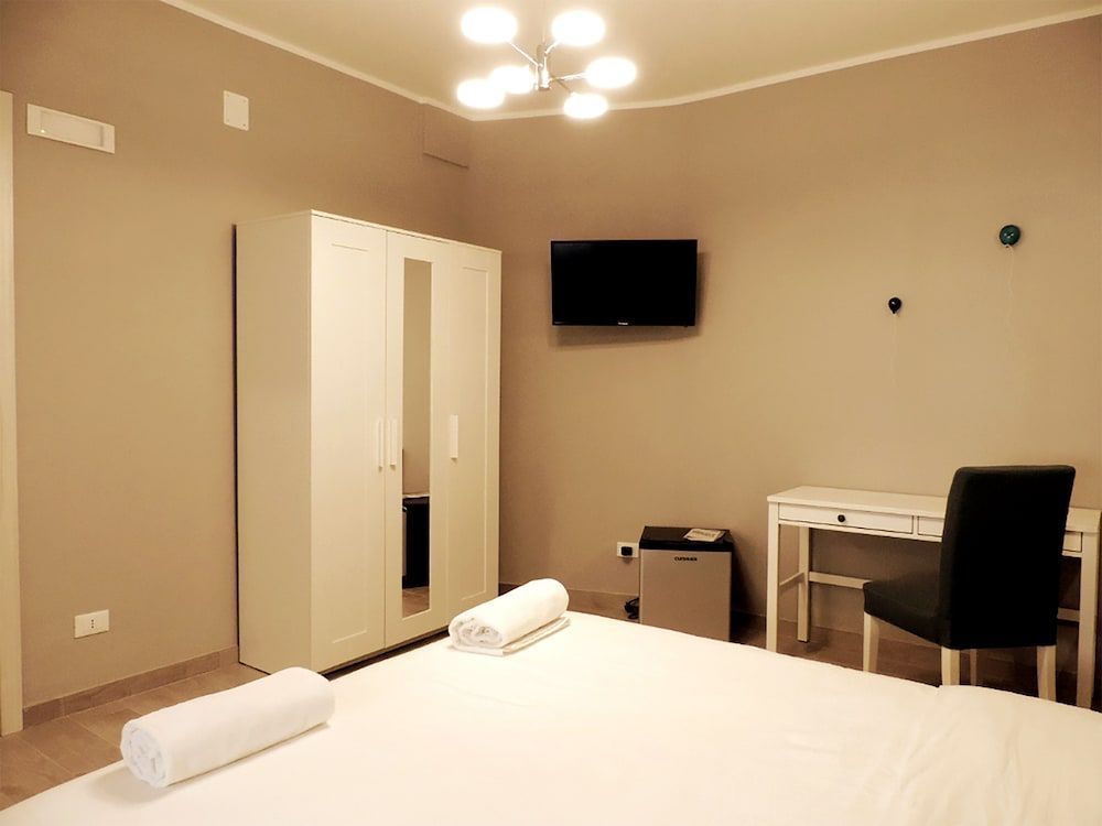 Pretty Tiburtina Room 2