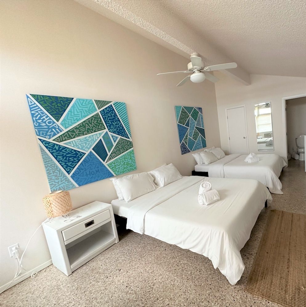 435 East Lake 2