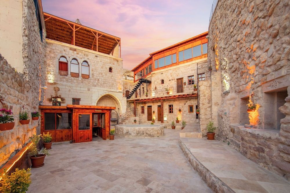 Magna Aurum Cave Hotel 1